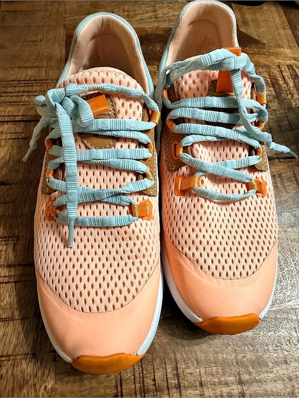 OluKai Pehuea Sneakers